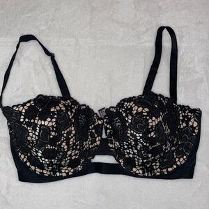 Victoria’s Secret black lace bra